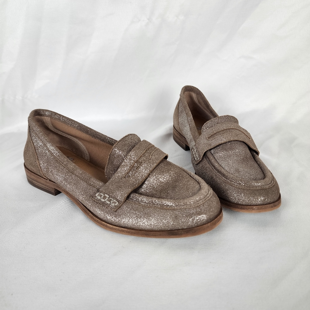Gianni Bini Gold Taupe Suede Metallic Shimmer Penny Loafer women's Size 5.5